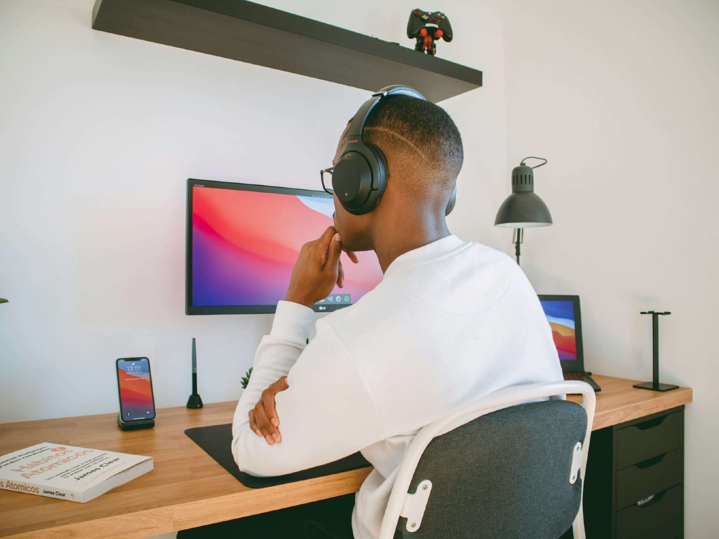 How to Manage Multiple Social Media Accounts: 7 Tips to Do It Like a Pro